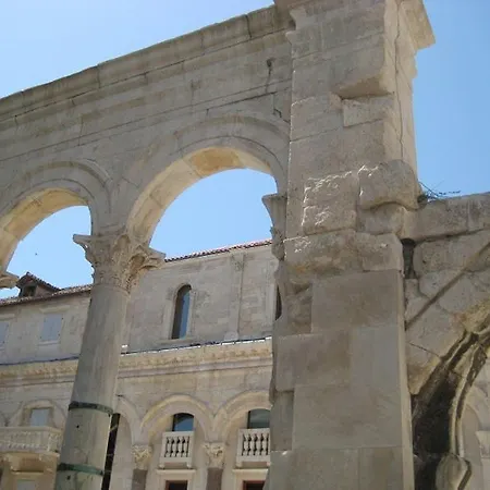 Skaline Luxury Bed & Breakfast