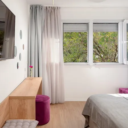 לינה וארוחת בוקר Skaline Luxury ספליט