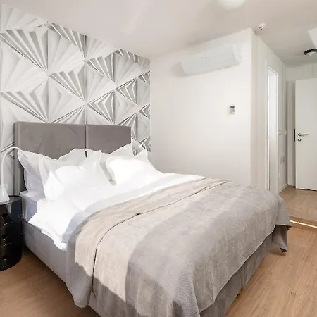 Skaline Luxury 4* ספליט