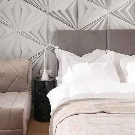לינה וארוחת בוקר Skaline Luxury