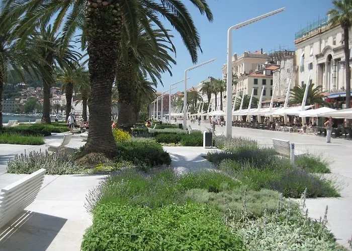 فندق مبيت وإفطار Skaline Luxury 4*