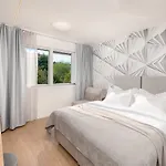 Bed and Breakfast Skaline Luxury Σπλιτ