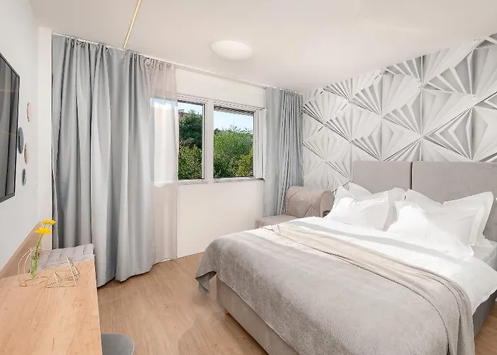 Skaline Luxury 4* Split